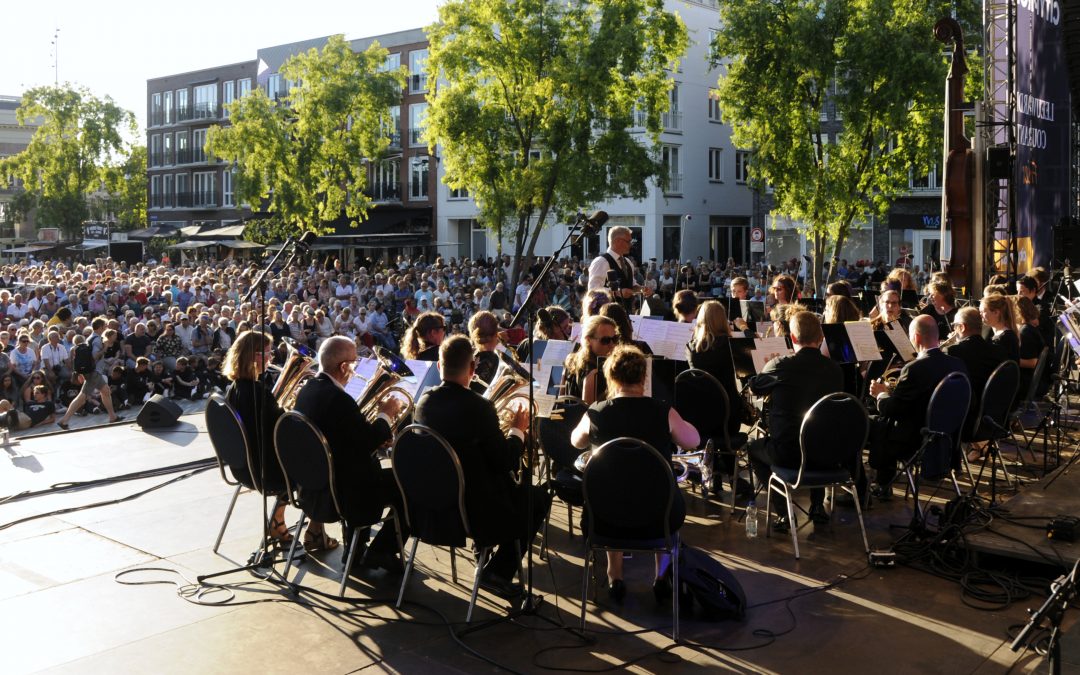 Megafestival Grutsk trekt tienduizenden bezoekers naar binnenstad